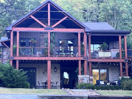 Exterior. 2of2 Bedroom Suites Overlooking Lake Barkley Old Kuttawa w/ golf cart
