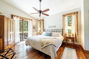 5 chambres, fer et planche à repasser, lit parapluie, Wi-Fi gratuit