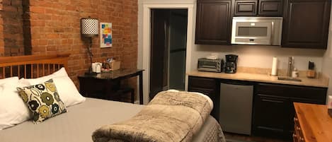 1 bedroom, iron/ironing board, travel cot, free WiFi