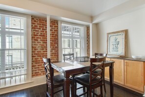 Dining - “A Stone's Throw” from French Quarter-Modern Charm Gorgeous CBD Condo
(New Orleans)