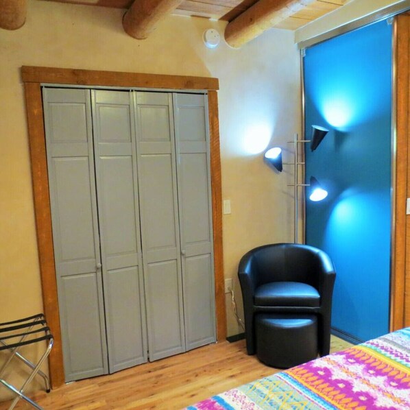 1 غرفة نوم ومكتب ومكواة/لوح كي وواي فاي مجانًا