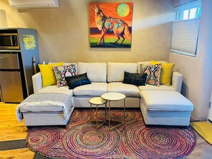 Smart TV, stereo - Excellent Location & Divine Digs, Walk Everywhere! (Santa Fe)