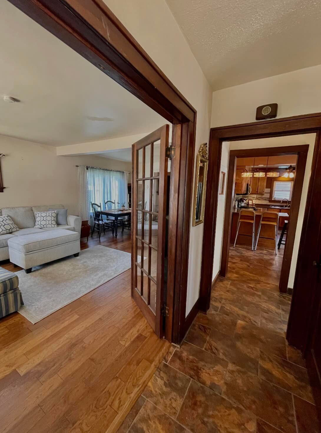 Smart TV, table tennis, books, music library