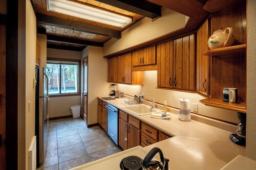 Star Harbor # 04: 3 dormitorios / 2. 5 BA condominio / casa en Tahoe City, capacidad para 6