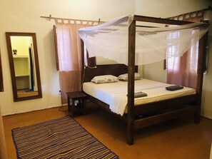 Dobbeltrom | Safe på rommet, individuelt dekorert, individuelt innredet og skrivebord