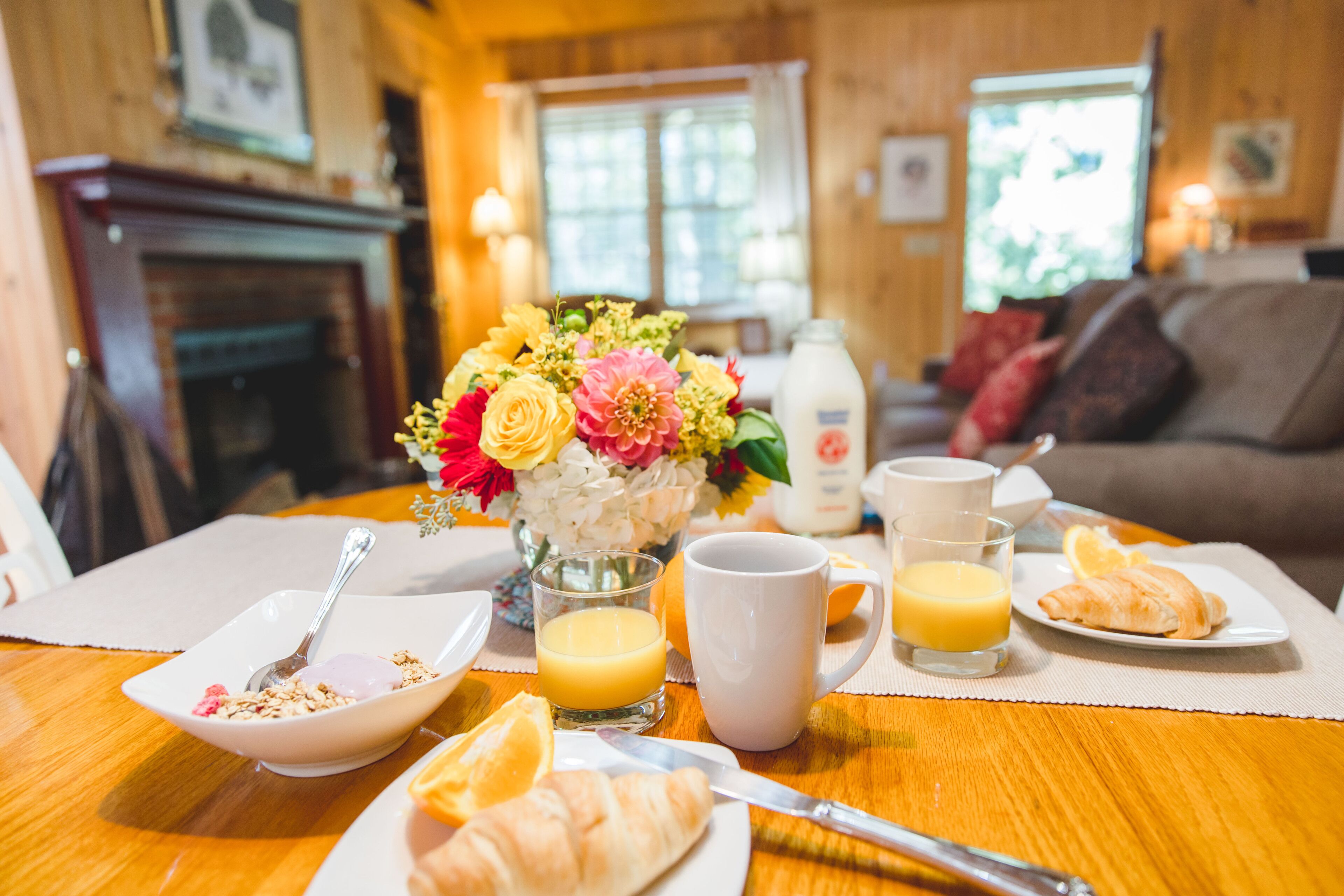 Twinleaf Cottage | Private kitchen | Fridge, microwave, oven, stovetop