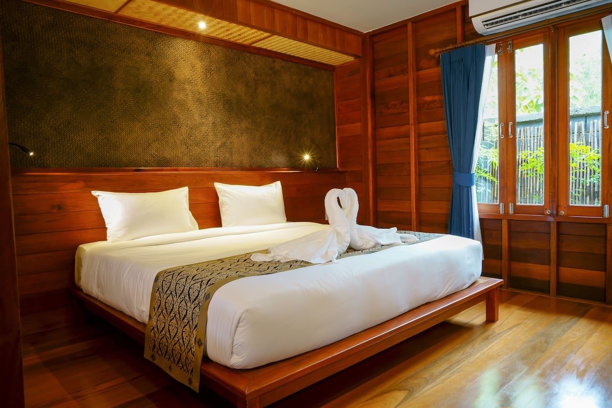 Deluxe Bungalow | Desk, rollaway beds, free WiFi