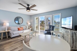 Fernseher, DVD-Player, Stereoanlage