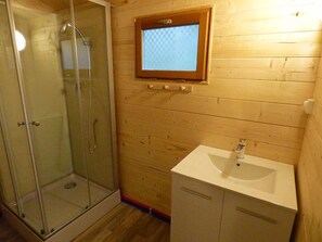 Chalet, Shared Bathroom | Bathroom | Shower - Les Cabanes des Chateaux (Valloire-sur-Cisse)
