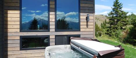 Tina de hidromasaje al aire libre