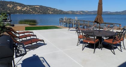 Direct Lake Front Paradise Cove #1 In Reviews - Beach - Launch - Traeger Smoker