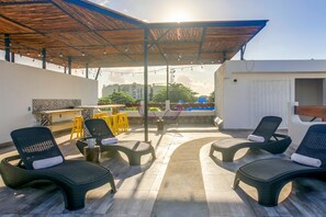 Terrace/patio - 2 Bedroom, 6 people, Families, Spacious, Full Kitchen, Rooftop w/ Shallow Pool (Playa del Carmen)