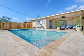 Outdoor pool, a heated pool