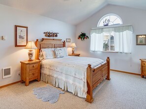 2 bedrooms, WiFi, bed sheets - Crabbin' Cabin ~ Bayshore Estates (Waldport)