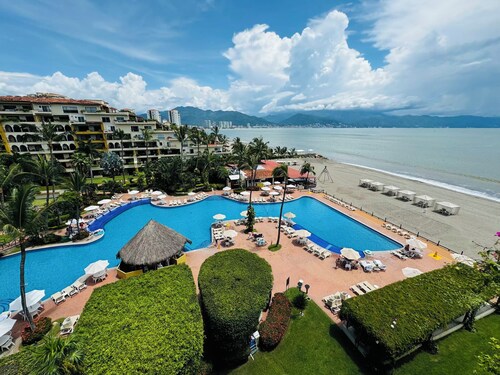 'Penthouse' At 5 Star Ocean Front Resort Velas Vallarta