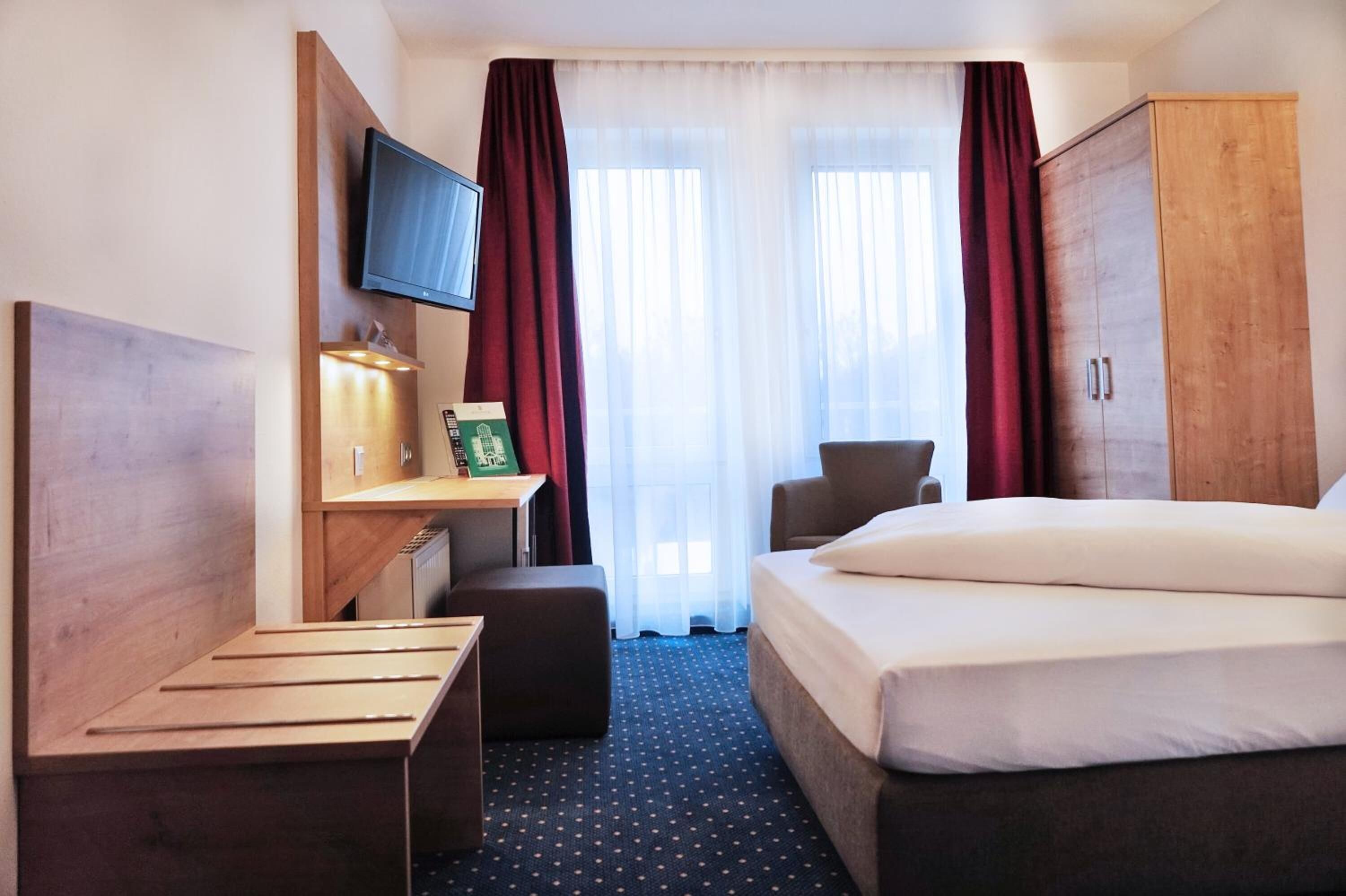 premium bedding, minibar, in-room safe, desk