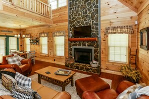 Smart TV, chimenea, tenis de mesa y libros