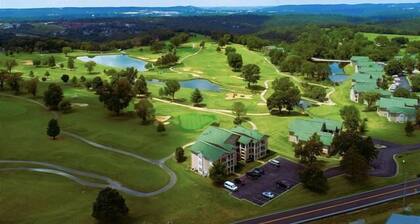Minutes from Downtown Branson! So Many Amazing Amenities! Clean and Cozy! 2BD