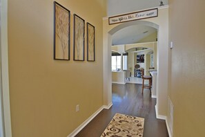 Interior - Beautiful Pool Home With Kid's Play Room - Close to Theme Parks & Attractions (Kissimmee)