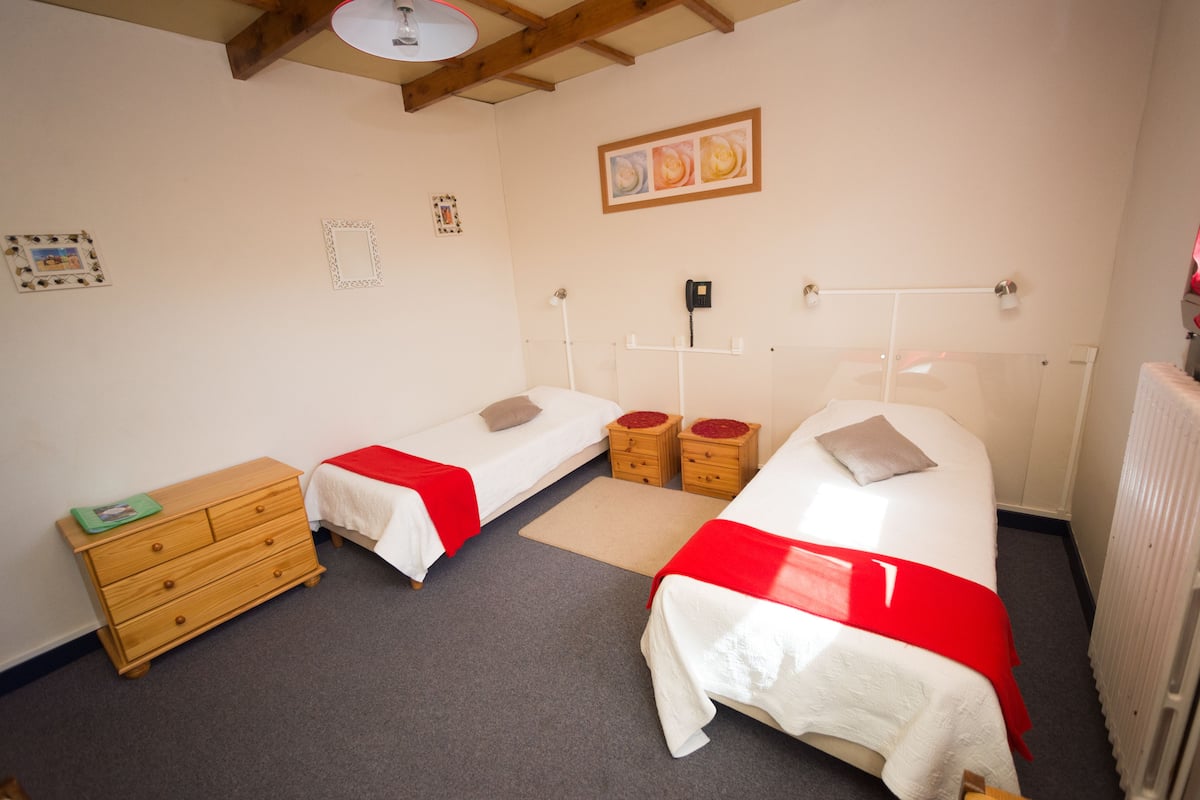 Twin Room, 2 Single Beds, Non Smoking | Desk, soundproofing, iron/ironing board, free WiFi