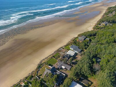 Conrad Cottage - Expansive ocean views