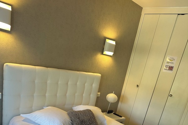 Standaard tweepersoonskamer, 1 queensize bed | Luxe beddengoed, individueel gedecoreerd, individueel gemeubileerd