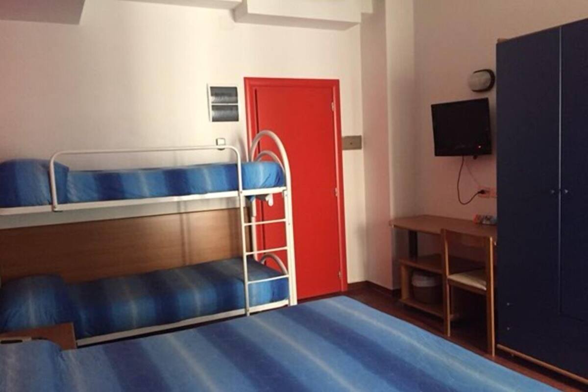 Soundproofing, cots/infant beds, free WiFi
