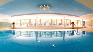 Indoor pool, pool loungers