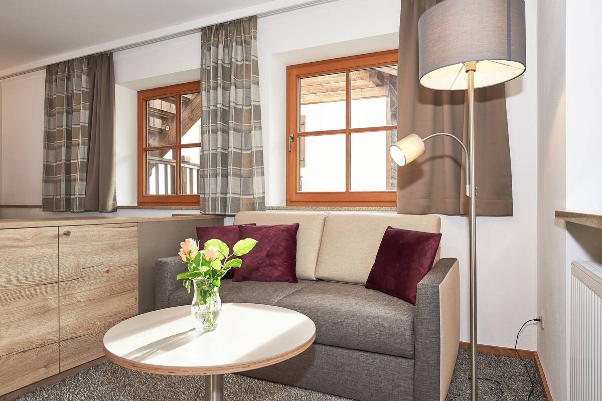 junior suite | hypo-allergenic bedding, minibar, in-room safe, desk