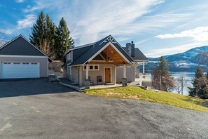 Exterior - Lake View Home across from Willow Point Park (Manson)