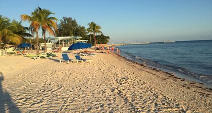 Cudjoe Key 3bdr,2 bath Pool, 20 min from Key West, Ocean Access, Bikes, Canoe