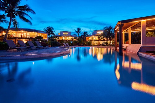 San Pedro 5-bedroom, 4-bathroom Villa Opal, ocean views, concierge onsite