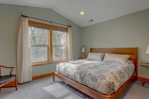 3 bedrooms, iron/ironing board, free WiFi, bed sheets
