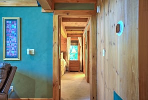 3 habitaciones, escritorio, tabla de planchar con plancha y wifi gratis
