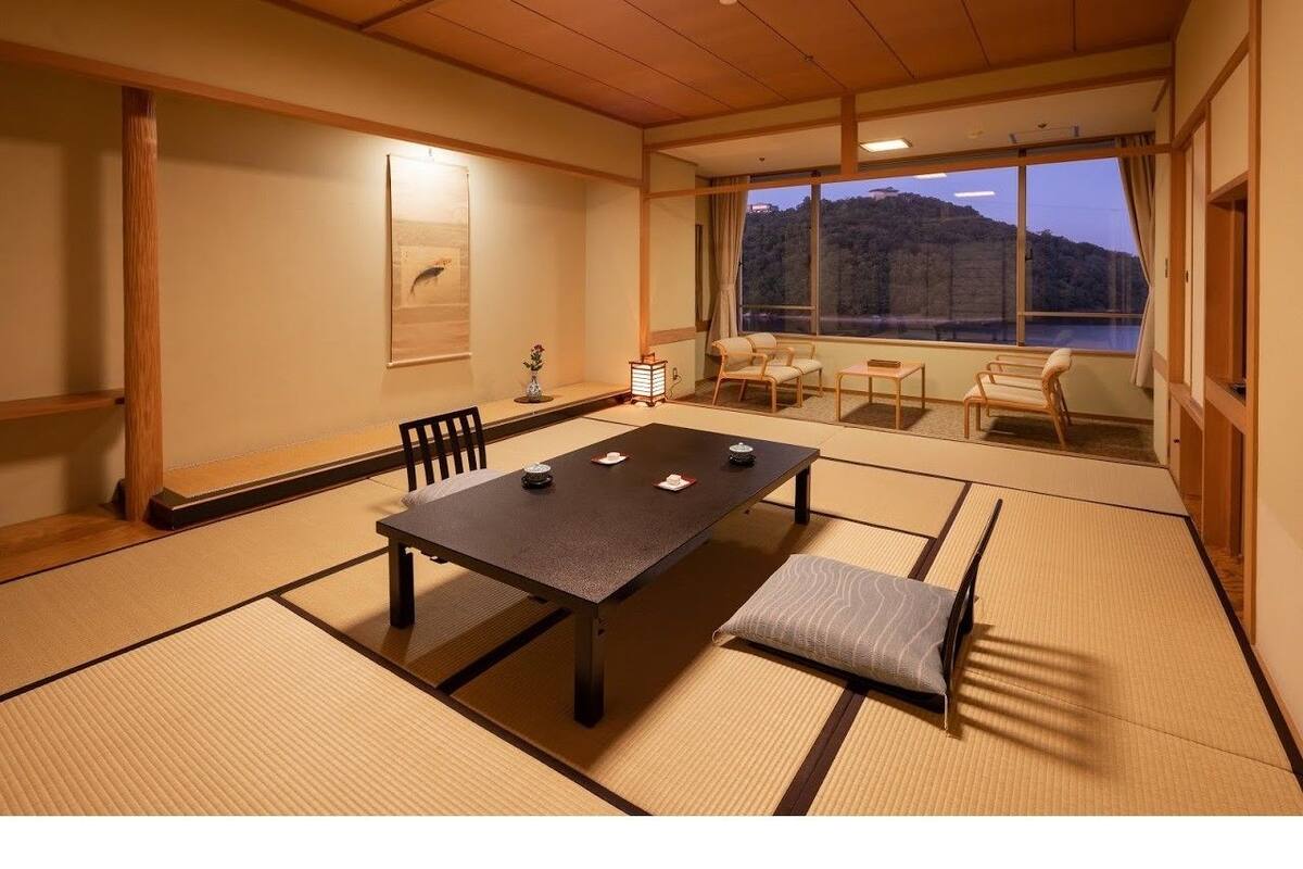 Japanese Room, Matsu Building | Down duvets, minibar, desk, free WiFi