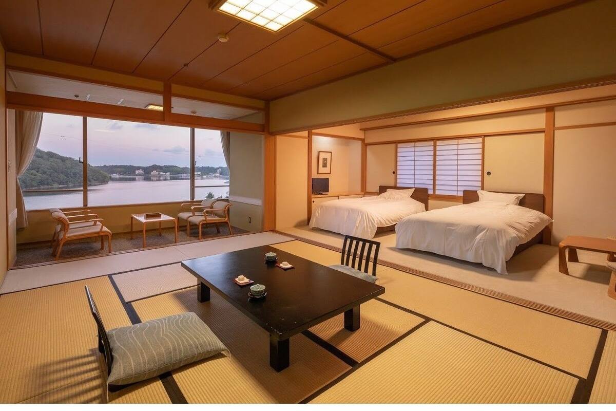 Deluxe, Japanese Western Style Room | Down duvets, minibar, desk, free WiFi