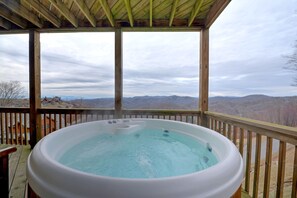 Tina de hidromasaje al aire libre