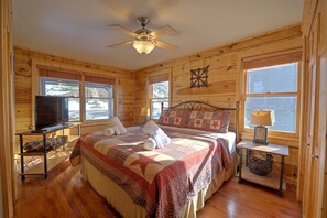 4 bedrooms, iron/ironing board, free WiFi, bed sheets