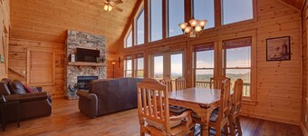 Scenic 3-Story Cabin w/ Hot Tub, Panoramic Views, Near Hatley + Biltmore Pass