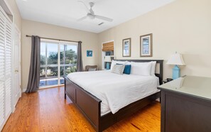 5 slaapkamers, een strijkplank/strijkijzer, internet, beddengoed