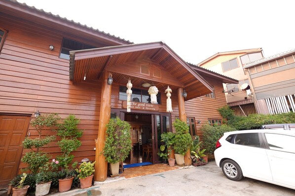 Exterior - The Good View Guesthouse (Mae Sariang)