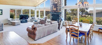 Blowhole Bungalow - Comfortable Yachats Home