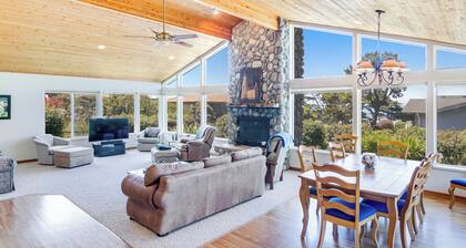 Blowhole Bungalow - Mukava Yachats Home