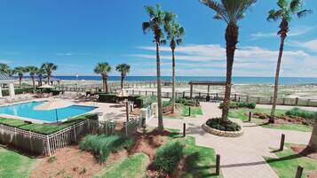 Piscina coberta i piscina climatitzada