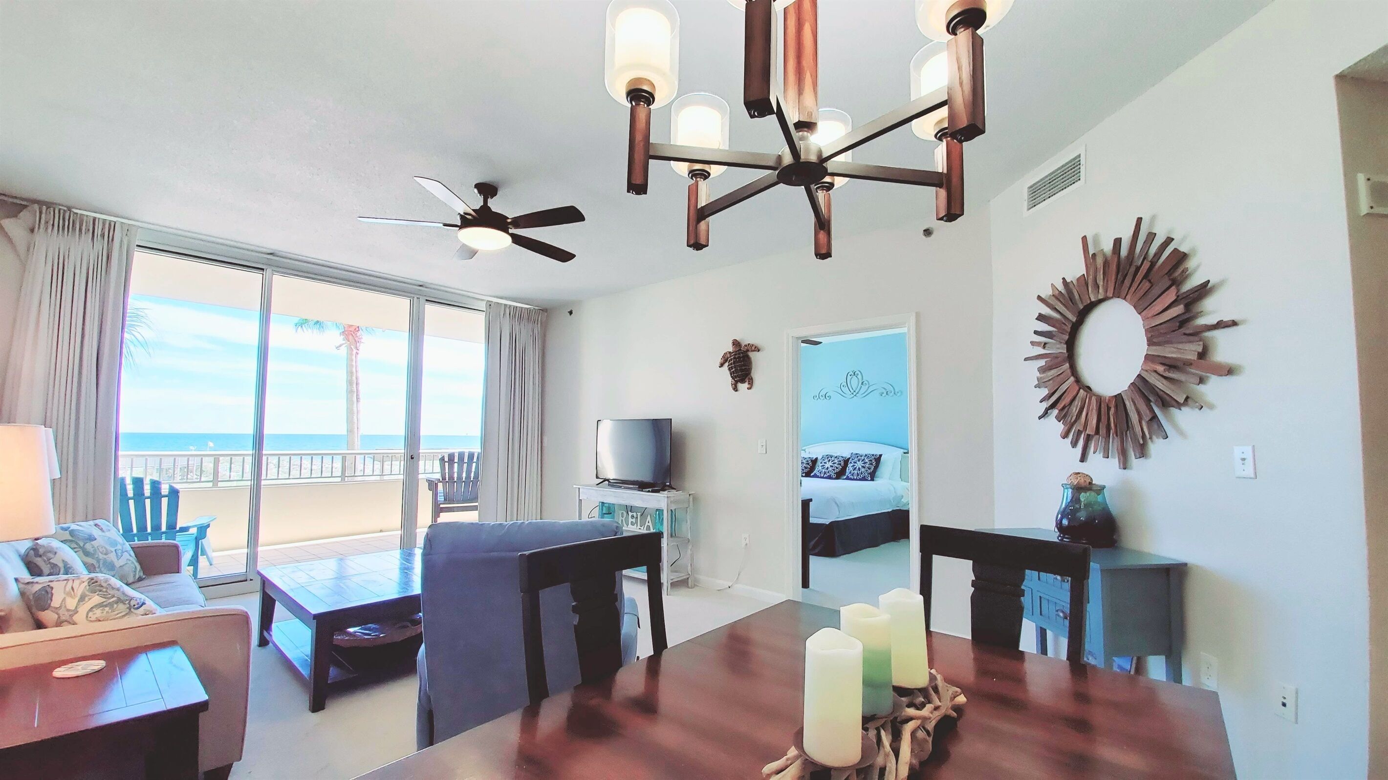 Smart-TV, DVD-spiller, fotballspill og bordtennis