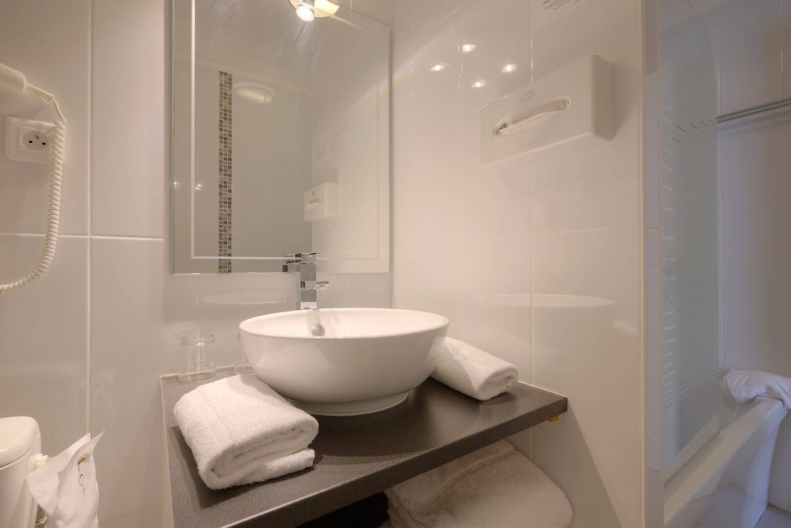 premium triple room (domme) | bathroom | free toiletries, hair dryer, towels