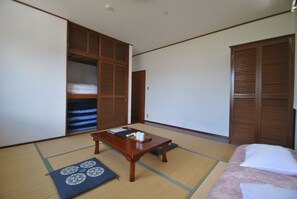 Traditional Room, Shared Bathroom (Japanese Style, Tatami) | Wi-fi percuma, cadar katil