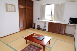 Tavanomainen huone, jaettu kylpyhuone (Japanese Style, Tatami) | Ilmainen Wi-Fi, vuodevaatteet