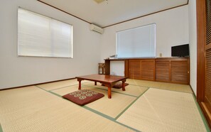 Tavanomainen huone, jaettu kylpyhuone (Japanese Style, Tatami) | Ilmainen Wi-Fi, vuodevaatteet