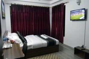 Comfort Double Room, 1 Double Bed | 1 bedroom, premium bedding, desk, iron/ironing board